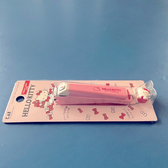Sanrio Hello Kitty Nail Clipper with Charm - Picture 2 of 4